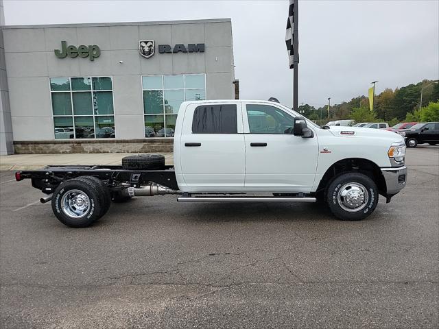 2024 RAM Ram 3500 Chassis Cab RAM 3500 TRADESMAN CREW CAB CHASSIS 4X4 60 CA