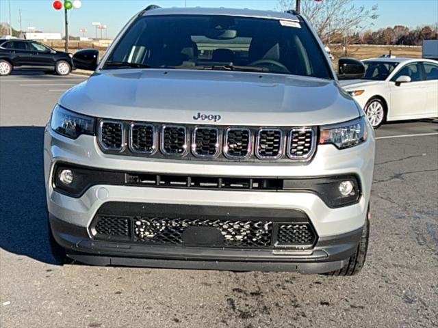 2025 Jeep Compass COMPASS LATITUDE 4X4