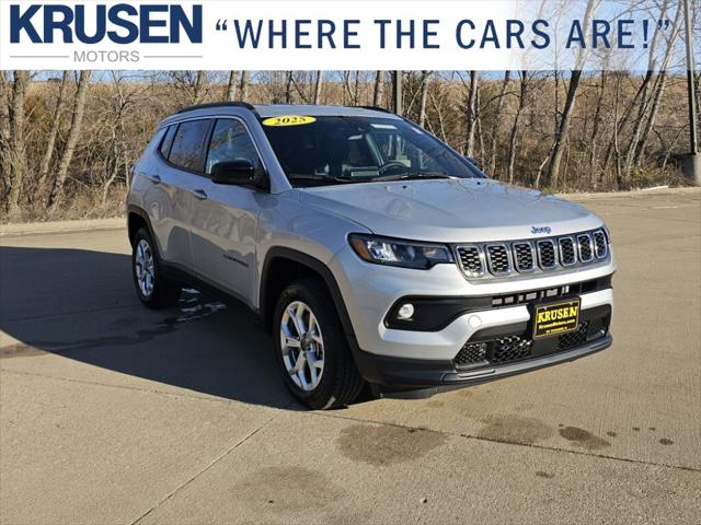 2025 Jeep Compass COMPASS LATITUDE 4X4