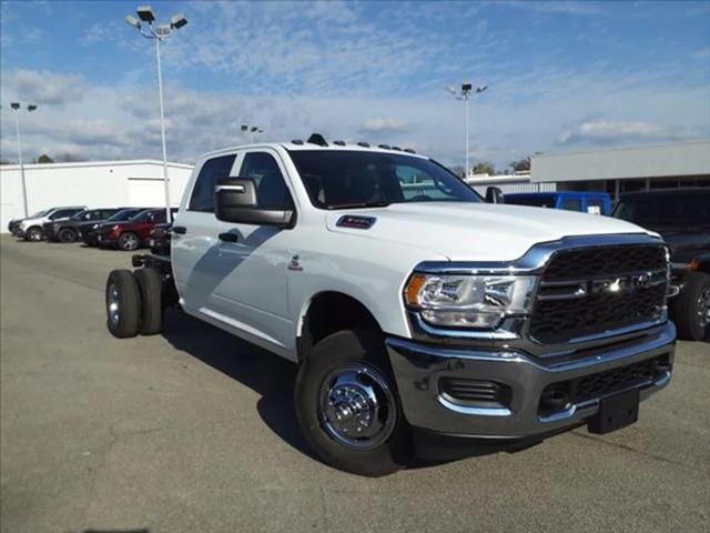 2024 RAM Ram 3500 Chassis Cab RAM 3500 TRADESMAN CREW CAB CHASSIS 4X4 60 CA