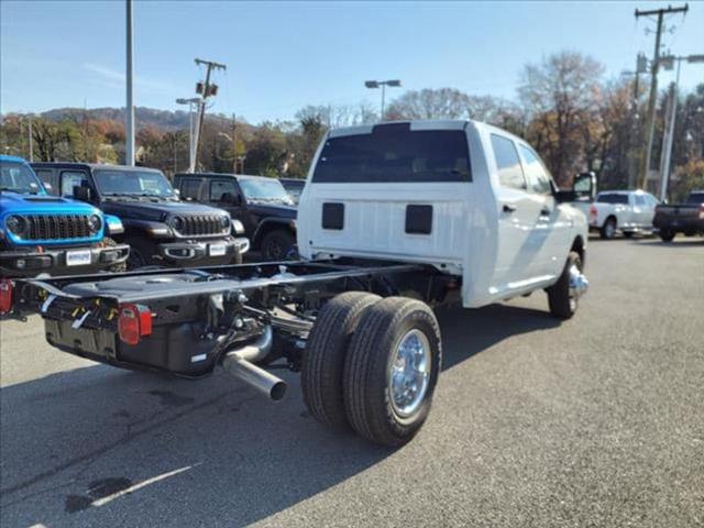 2024 RAM Ram 3500 Chassis Cab RAM 3500 TRADESMAN CREW CAB CHASSIS 4X4 60 CA