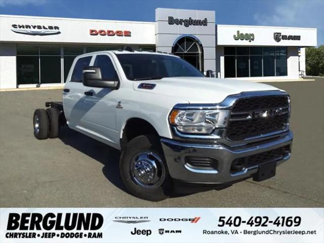 2024 RAM Ram 3500 Chassis Cab RAM 3500 TRADESMAN CREW CAB CHASSIS 4X4 60 CA