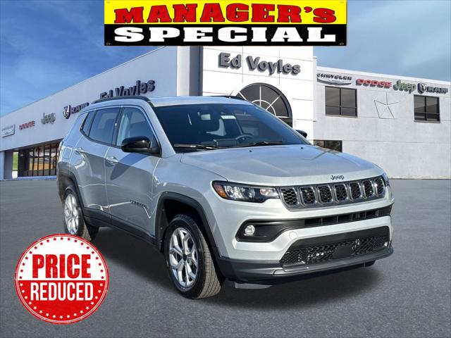 2025 Jeep Compass COMPASS LATITUDE 4X4