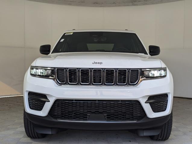 2025 Jeep Grand Cherokee GRAND CHEROKEE LAREDO 4X2