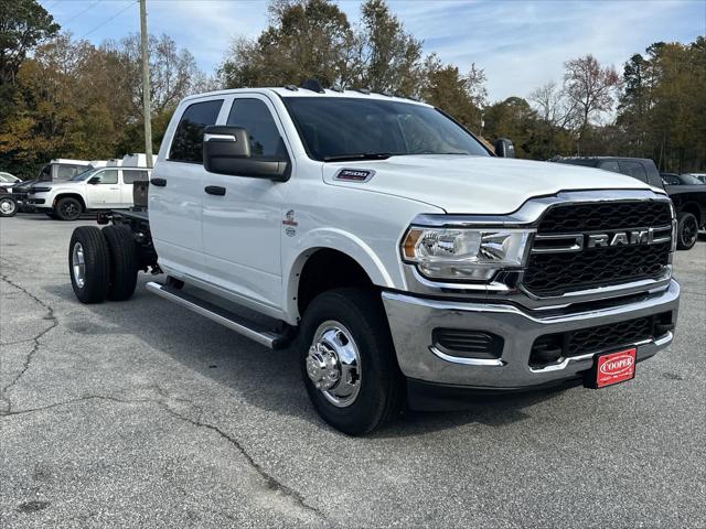 2024 RAM Ram 3500 Chassis Cab RAM 3500 TRADESMAN CREW CAB CHASSIS 4X4 60 CA