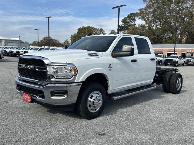 2024 RAM Ram 3500 Chassis Cab RAM 3500 TRADESMAN CREW CAB CHASSIS 4X4 60 CA