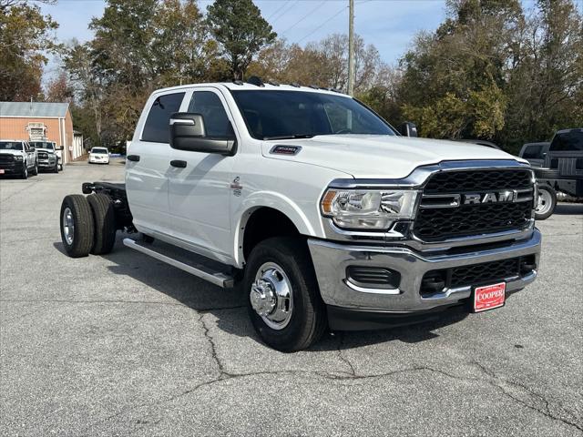 2024 RAM Ram 3500 Chassis Cab RAM 3500 TRADESMAN CREW CAB CHASSIS 4X4 60 CA