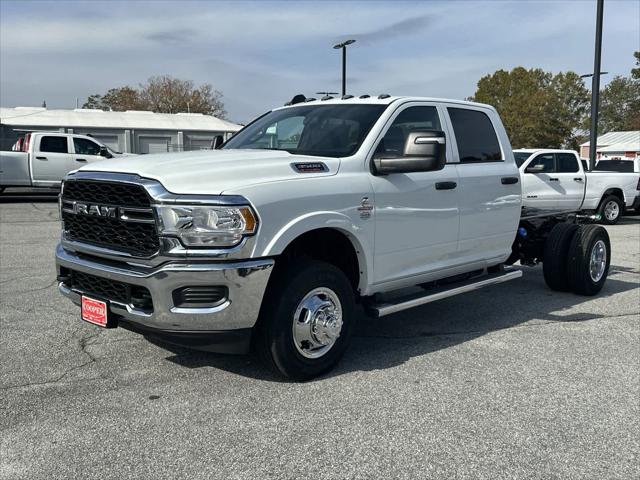 2024 RAM Ram 3500 Chassis Cab RAM 3500 TRADESMAN CREW CAB CHASSIS 4X4 60 CA