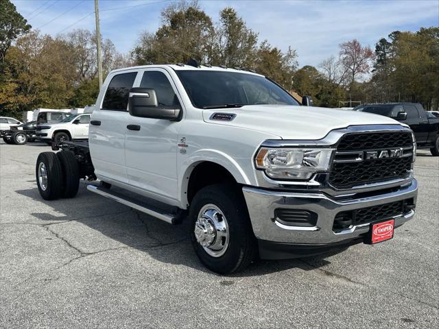 2024 RAM Ram 3500 Chassis Cab RAM 3500 TRADESMAN CREW CAB CHASSIS 4X4 60 CA