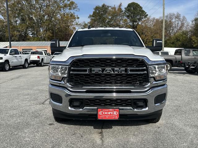 2024 RAM Ram 3500 Chassis Cab RAM 3500 TRADESMAN CREW CAB CHASSIS 4X4 60 CA