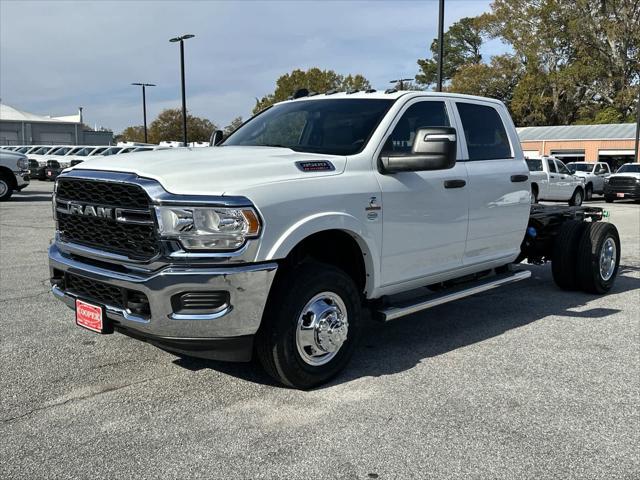 2024 RAM Ram 3500 Chassis Cab RAM 3500 TRADESMAN CREW CAB CHASSIS 4X4 60 CA