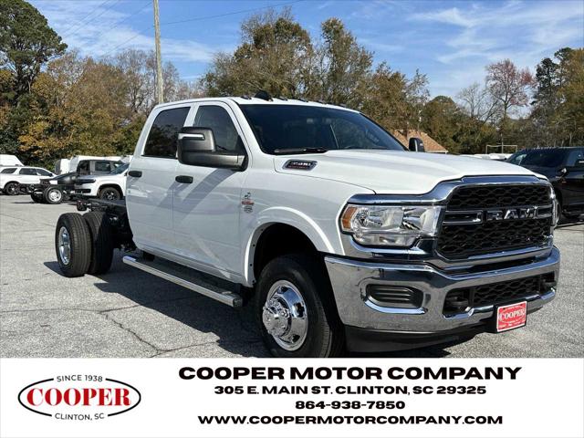 2024 RAM Ram 3500 Chassis Cab RAM 3500 TRADESMAN CREW CAB CHASSIS 4X4 60 CA
