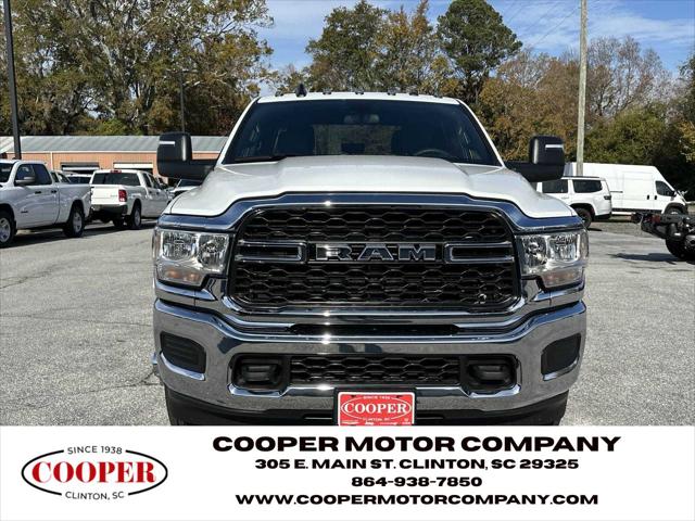 2024 RAM Ram 3500 Chassis Cab RAM 3500 TRADESMAN CREW CAB CHASSIS 4X4 60 CA