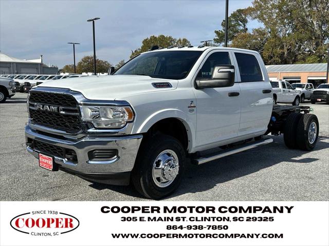 2024 RAM Ram 3500 Chassis Cab RAM 3500 TRADESMAN CREW CAB CHASSIS 4X4 60 CA