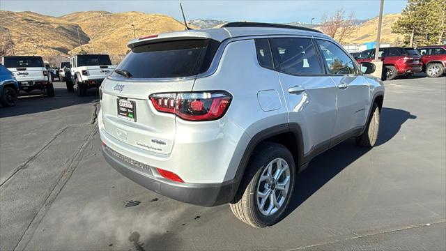 2025 Jeep Compass COMPASS LATITUDE 4X4