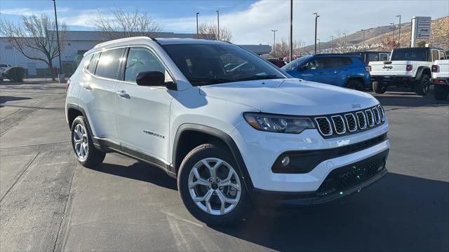 2025 Jeep Compass COMPASS LATITUDE 4X4