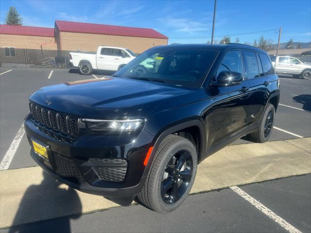 2025 Jeep Grand Cherokee GRAND CHEROKEE ALTITUDE 4X4