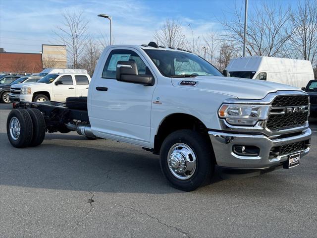 2024 RAM Ram 3500 Chassis Cab RAM 3500 TRADESMAN CHASSIS REGULAR CAB 4X4 84 CA