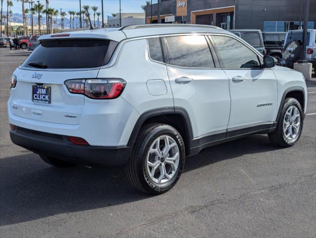 2025 Jeep Compass COMPASS LATITUDE 4X4