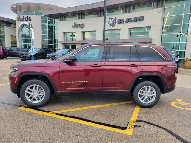 2025 Jeep Grand Cherokee GRAND CHEROKEE LAREDO X 4X4