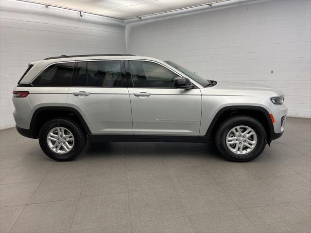 2025 Jeep Grand Cherokee GRAND CHEROKEE LAREDO 4X2