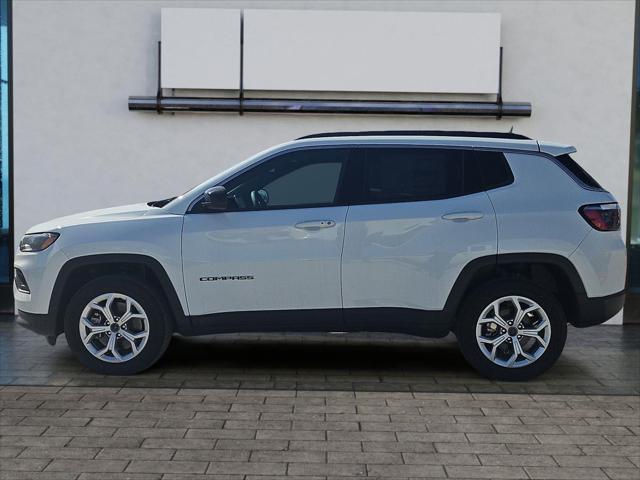 2025 Jeep Compass COMPASS LATITUDE 4X4