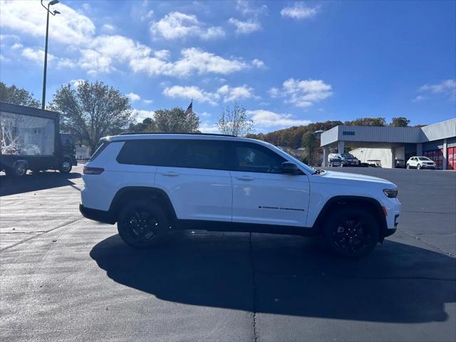 2022 Jeep Grand Cherokee L Altitude 4x2