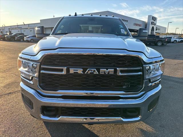 2024 RAM Ram 3500 RAM 3500 TRADESMAN CREW CAB 4X4 8 BOX