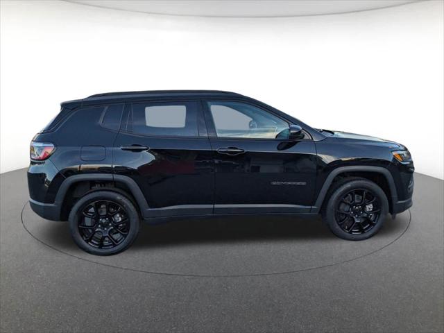 2024 Jeep Compass COMPASS LATITUDE 4X4