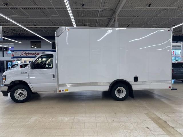 2025 Ford E-350 Cutaway Base