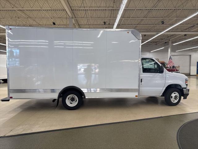 2025 Ford E-350 Cutaway Base