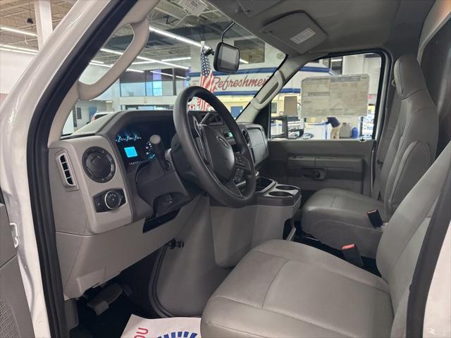 2025 Ford E-350 Cutaway Base