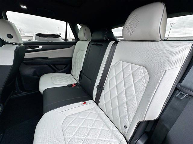 2025 Volkswagen Atlas Cross Sport 2.0T SEL Premium R-Line