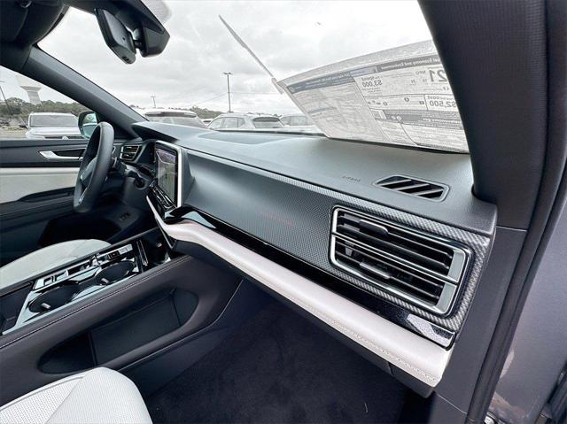 2025 Volkswagen Atlas Cross Sport 2.0T SEL Premium R-Line