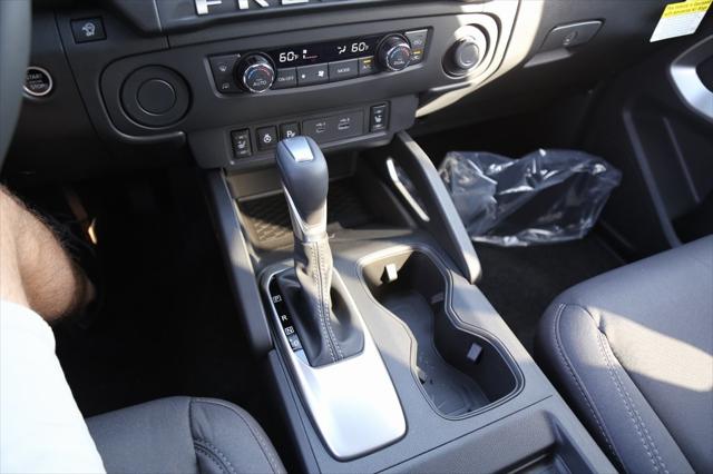 2025 Nissan Frontier Crew Cab SV 4x2