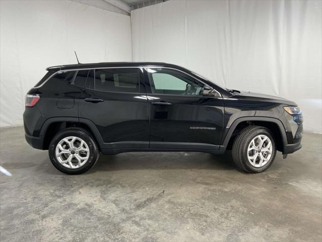 2025 Jeep Compass COMPASS SPORT 4X4