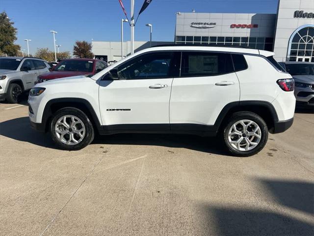 2025 Jeep Compass COMPASS LATITUDE 4X4