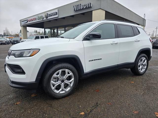 2025 Jeep Compass COMPASS LATITUDE 4X4