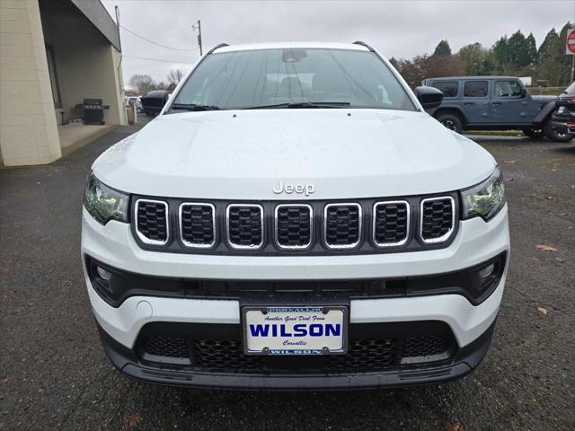 2025 Jeep Compass COMPASS LATITUDE 4X4