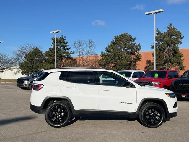 2025 Jeep Compass COMPASS LATITUDE 4X4