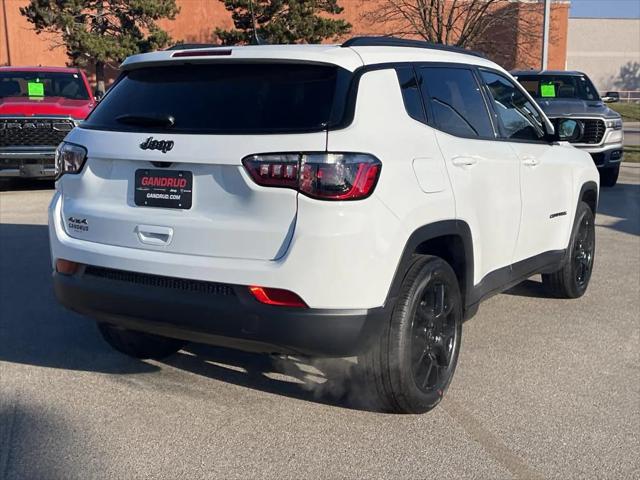 2025 Jeep Compass COMPASS LATITUDE 4X4