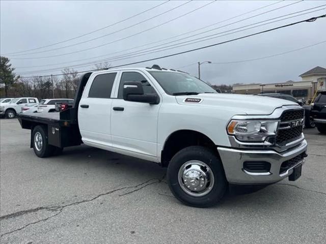 2024 RAM Ram 3500 Chassis Cab RAM 3500 TRADESMAN CREW CAB CHASSIS 4X4 60 CA