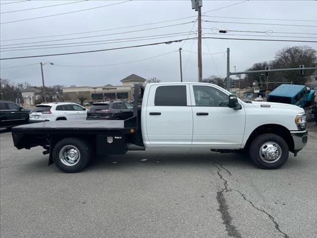 2024 RAM Ram 3500 Chassis Cab RAM 3500 TRADESMAN CREW CAB CHASSIS 4X4 60 CA