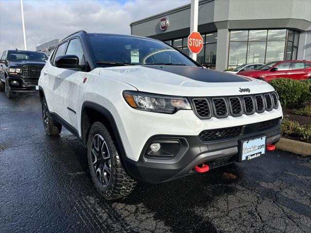 2025 Jeep Compass COMPASS TRAILHAWK 4X4