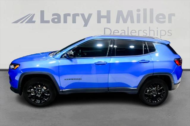 2025 Jeep Compass COMPASS LATITUDE 4X4