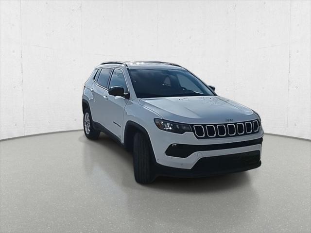 2025 Jeep Compass COMPASS LATITUDE 4X4