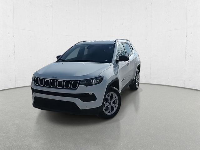 2025 Jeep Compass COMPASS LATITUDE 4X4