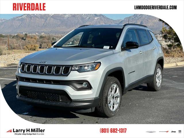 2025 Jeep Compass COMPASS LATITUDE 4X4