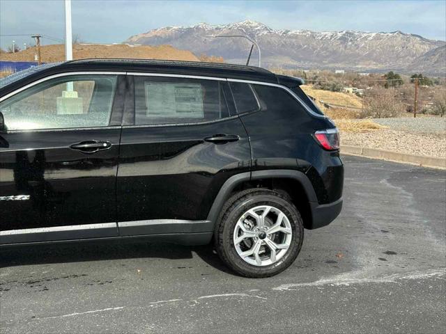 2025 Jeep Compass COMPASS LATITUDE 4X4