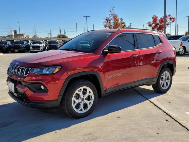 2025 Jeep Compass COMPASS LATITUDE 4X4